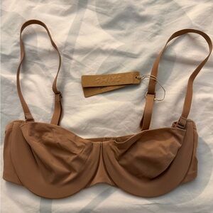 SKIMS Tan Underwire Bra